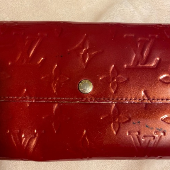 Authentic Louis Vuitton Vernis Sarah wallet. With COA - Picture 15 of 16
